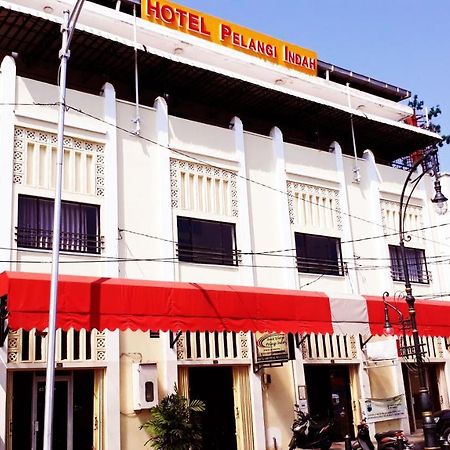 Hotel Pelangi Indah Семаранг Экстерьер фото