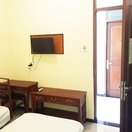 Hotel Pelangi Indah Семаранг Экстерьер фото