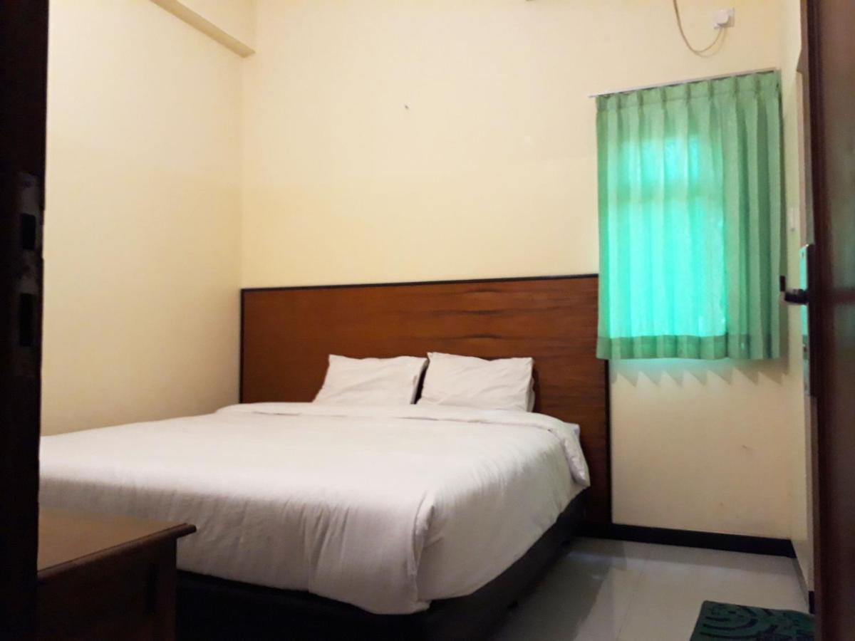 Hotel Pelangi Indah Семаранг Экстерьер фото