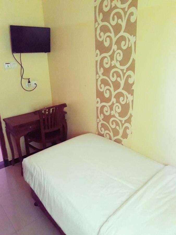 Hotel Pelangi Indah Семаранг Экстерьер фото