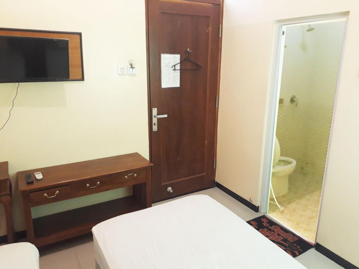 Hotel Pelangi Indah Семаранг Экстерьер фото
